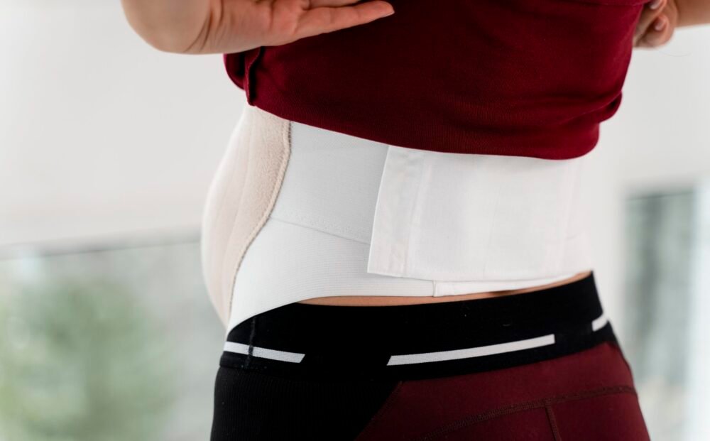 back-view-pregnant-woman-wear